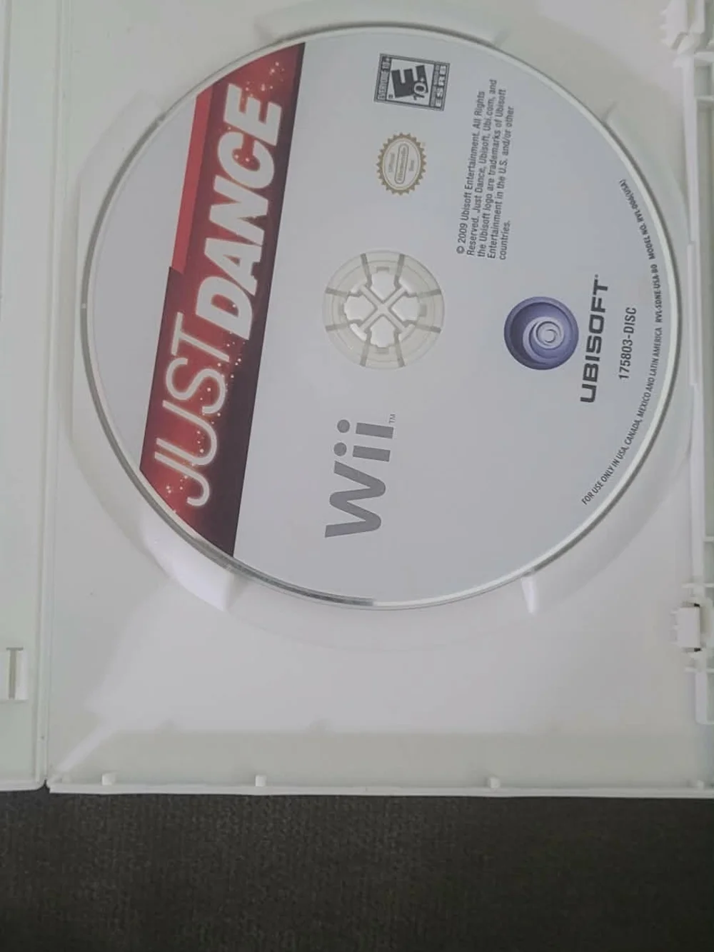 10 Nintendo Wii Game Bundle with White Spine Cases